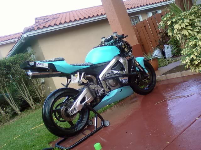 Name: 59004_159374537406392_100000015390022_531948_6354346_n.jpg
Views: 12
Size: 66.1 KB