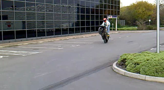 Name:  vlcsnap-2010-11-21-23h31m16s135.png
Views: 4
Size:  320.1 KB