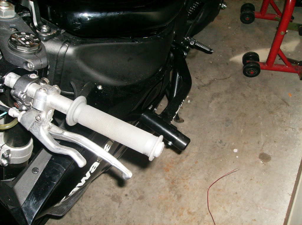 Name:  09zx6r008.jpg
Views: 810
Size:  149.3 KB