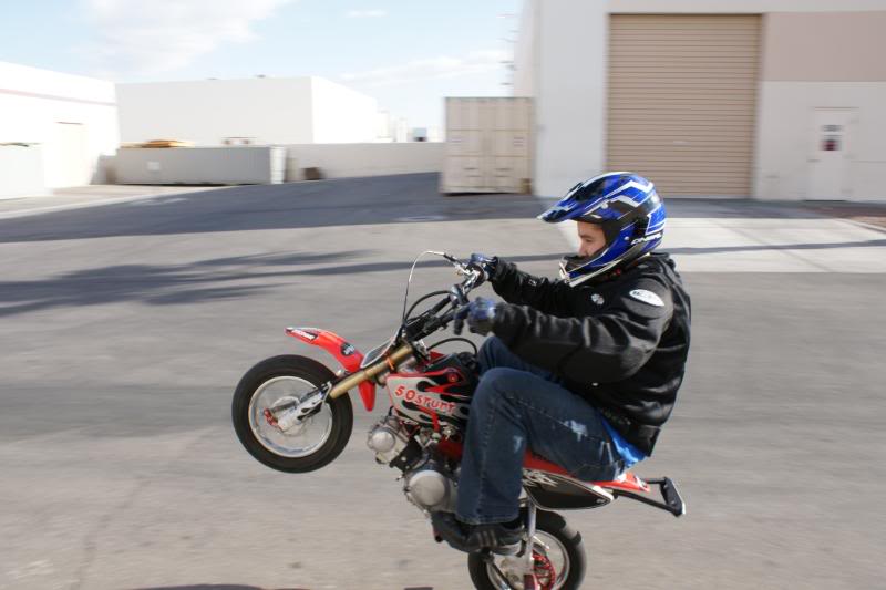 Name:  stunt03-29-08081.jpg
Views: 145
Size:  66.1 KB