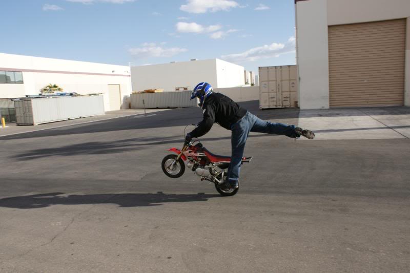 Name:  stunt03-29-08151.jpg
Views: 202
Size:  64.1 KB