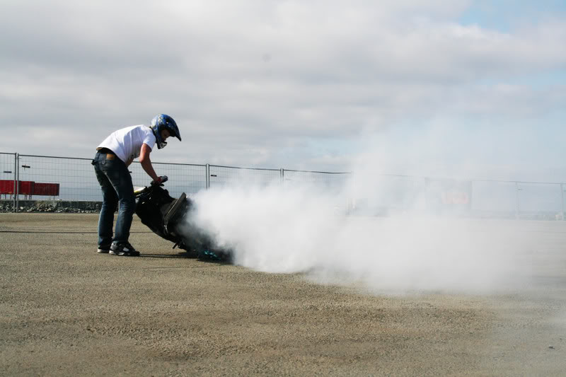 Name:  ola_burnout4.jpg
Views: 28
Size:  61.4 KB