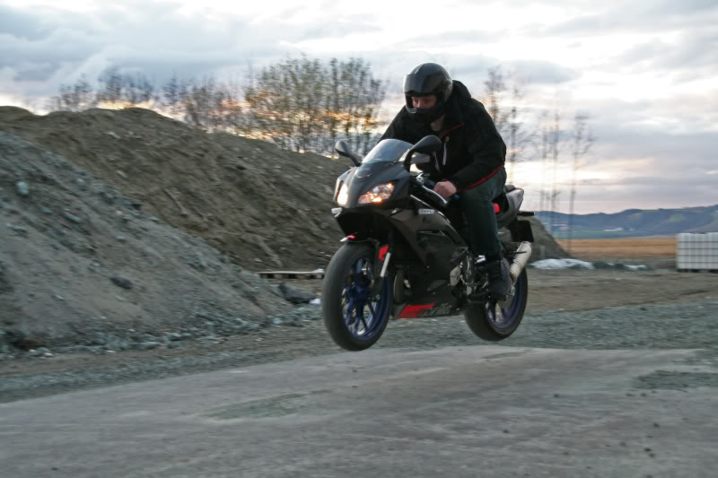 Name:  bigjoejump2.jpg
Views: 16
Size:  70.6 KB