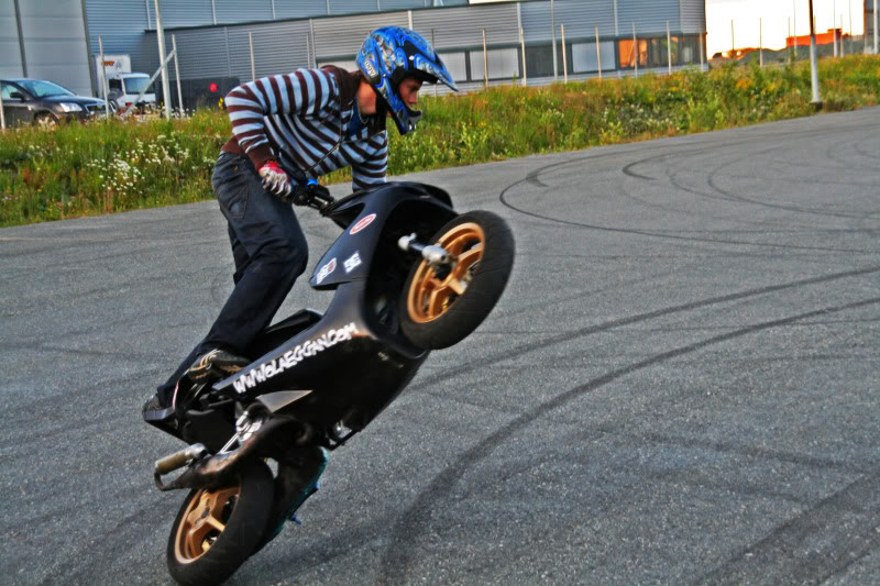 Name:  blindsidewc3.jpg
Views: 158
Size:  120.9 KB
