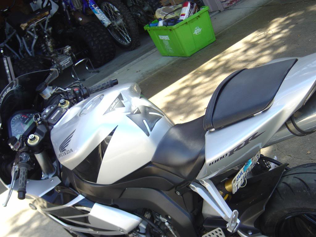 Name:  cbr1000rr009.jpg
Views: 9
Size:  99.8 KB