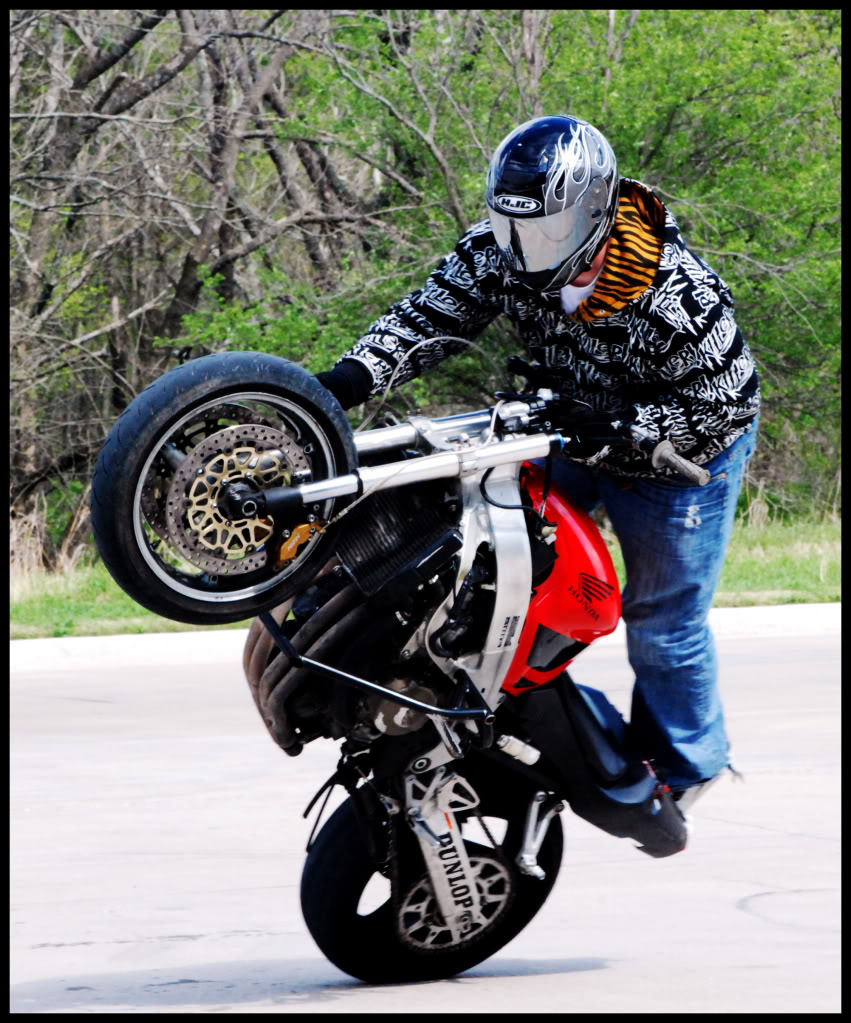 Name: fendergrab.jpg
Views: 13
Size: 195.7 KB