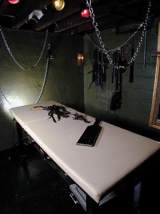 Name:  bondage20table20smaller.jpg
Views: 172
Size:  21.6 KB