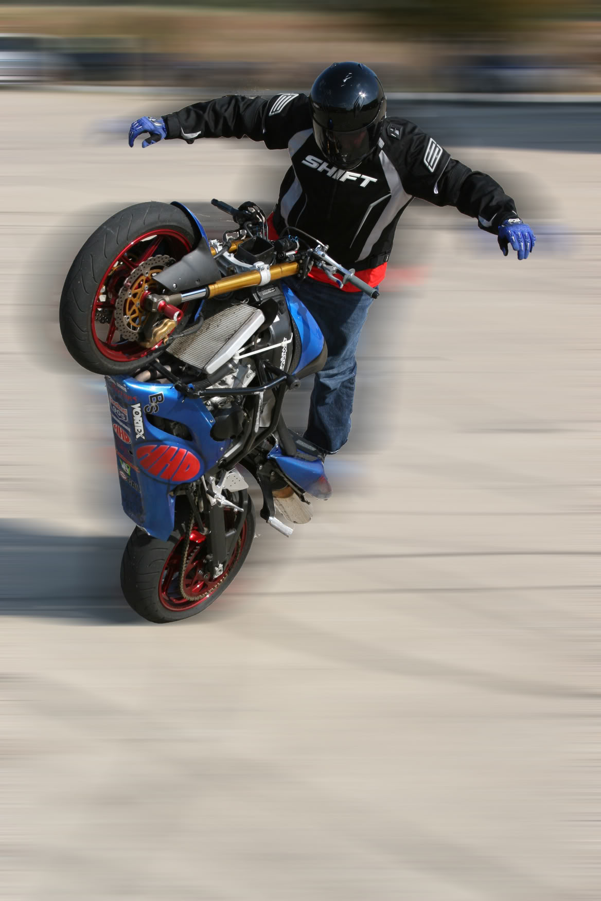 Name:  gblur2.jpg
Views: 50
Size:  181.8 KB