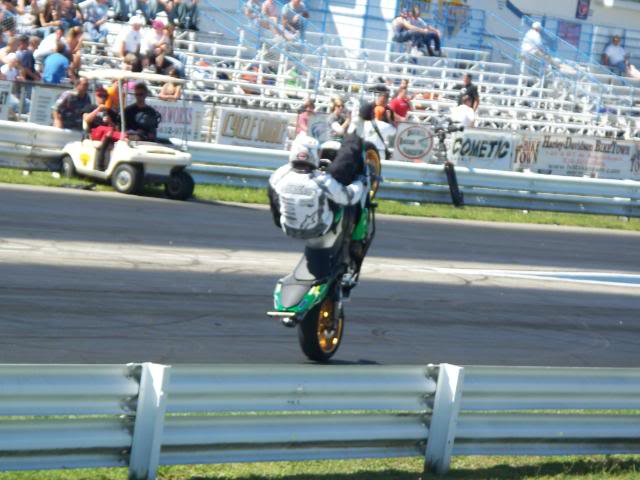 Name:  195.jpg
Views: 16
Size:  50.2 KB