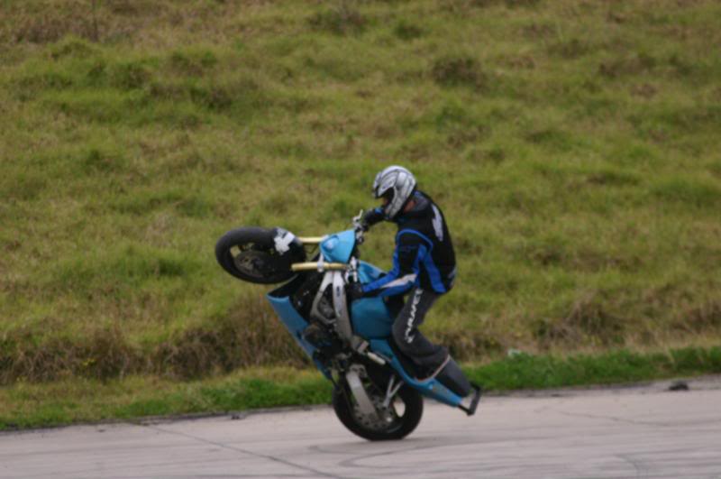 Name:  stuntskills121.jpg
Views: 12
Size:  45.3 KB