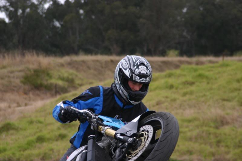 Name:  stuntskills129.jpg
Views: 17
Size:  43.8 KB