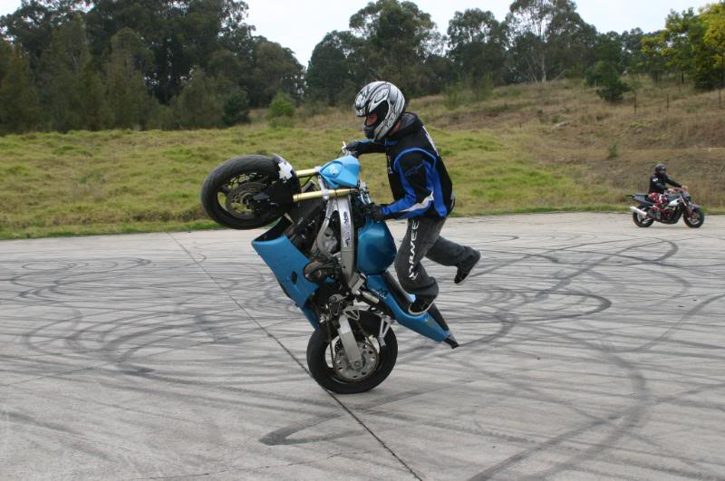 Name:  stuntskills097.jpg
Views: 13
Size:  70.9 KB