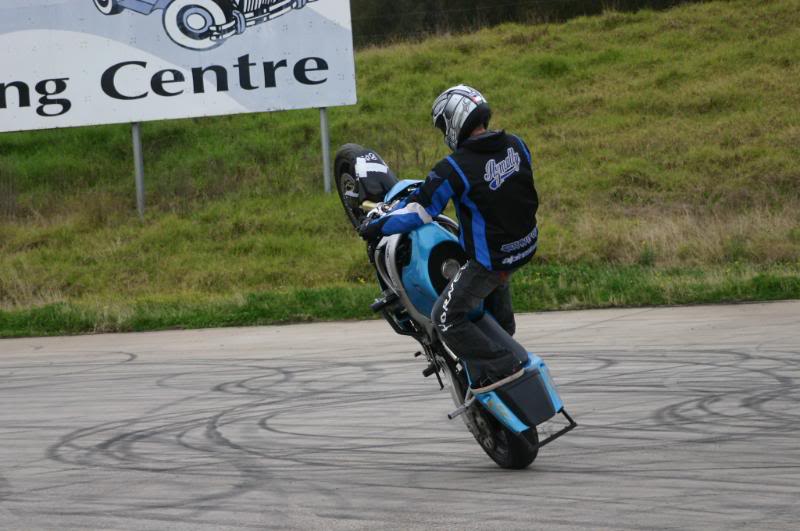 Name:  stuntskills102.jpg
Views: 14
Size:  63.8 KB