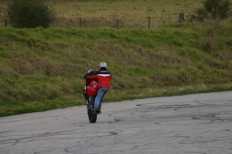 Name:  stuntskills043.jpg
Views: 15
Size:  52.1 KB
