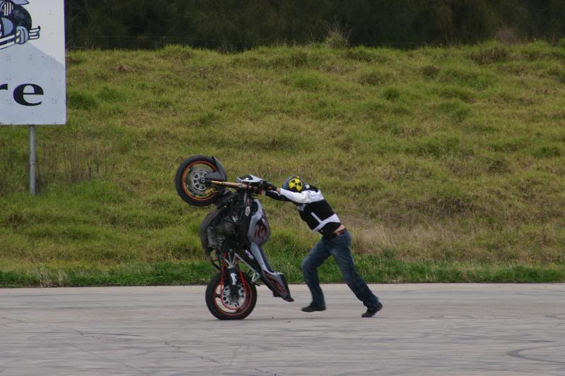 Name:  stuntskills174.jpg
Views: 15
Size:  64.3 KB