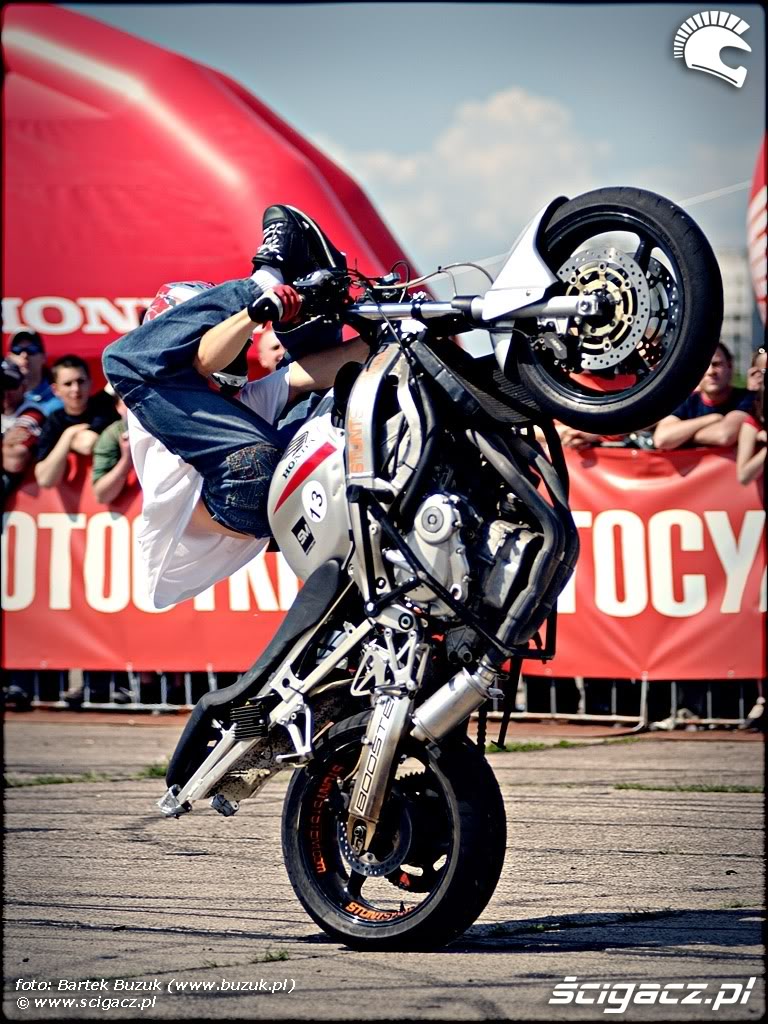 Name:  wheelie_klaszczac_nogami.jpg
Views: 86
Size:  185.5 KB