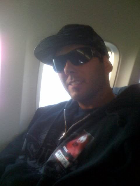 Name:  danonplane.jpg
Views: 6
Size:  21.4 KB