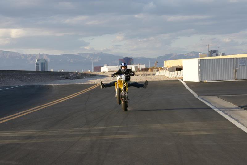 Name:  stunt03-29-08217.jpg
Views: 229
Size:  58.2 KB