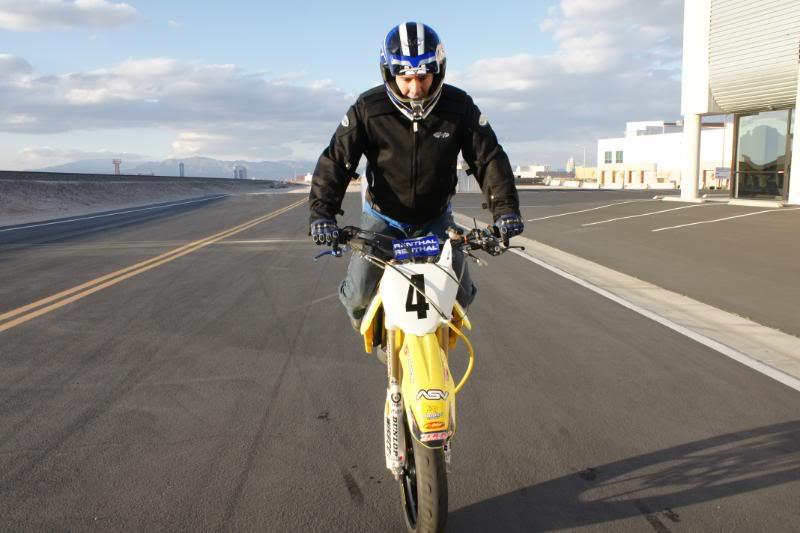 Name:  stunt03-29-08195.jpg
Views: 203
Size:  73.7 KB
