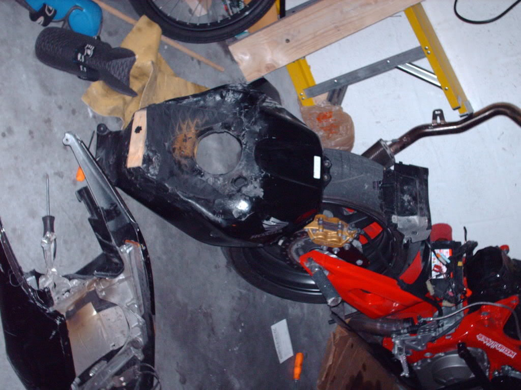 Name:  Aftercrash011.jpg
Views: 8
Size:  120.4 KB