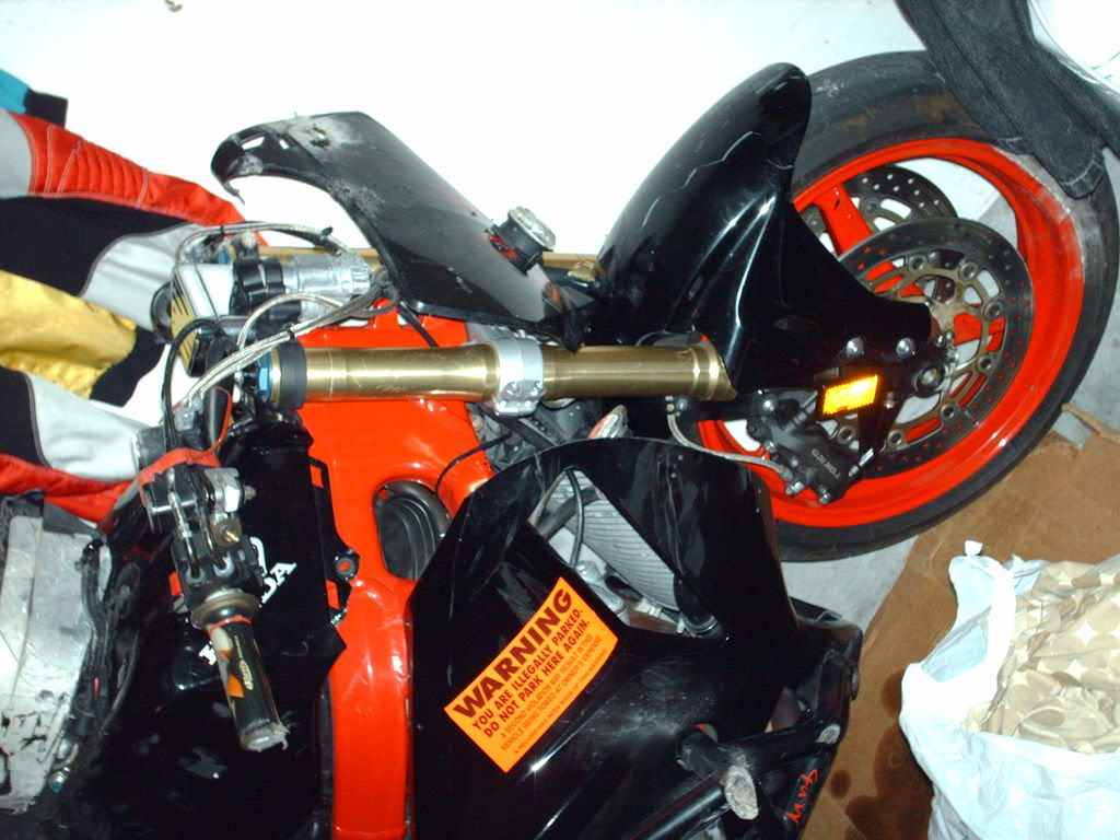 Name:  Aftercrash001.jpg
Views: 12
Size:  135.5 KB