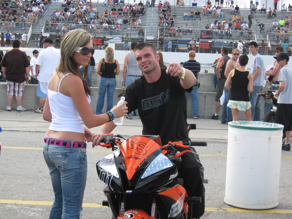 Name:  stuntwars087.jpg
Views: 18
Size:  188.1 KB