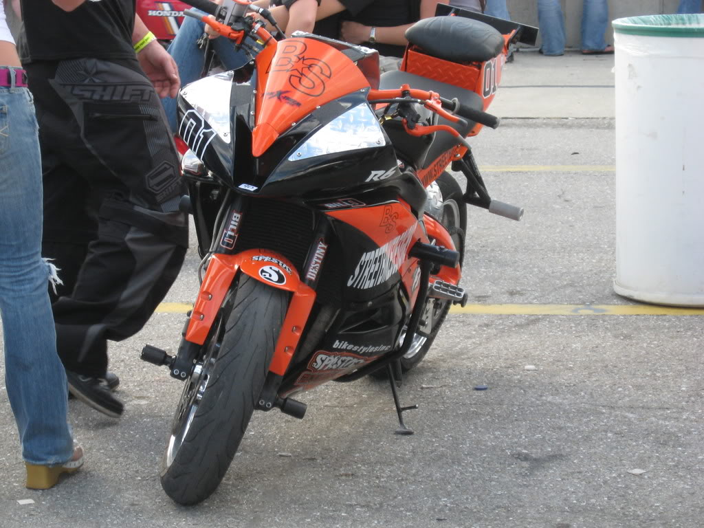 Name:  stuntwars086.jpg
Views: 17
Size:  152.6 KB