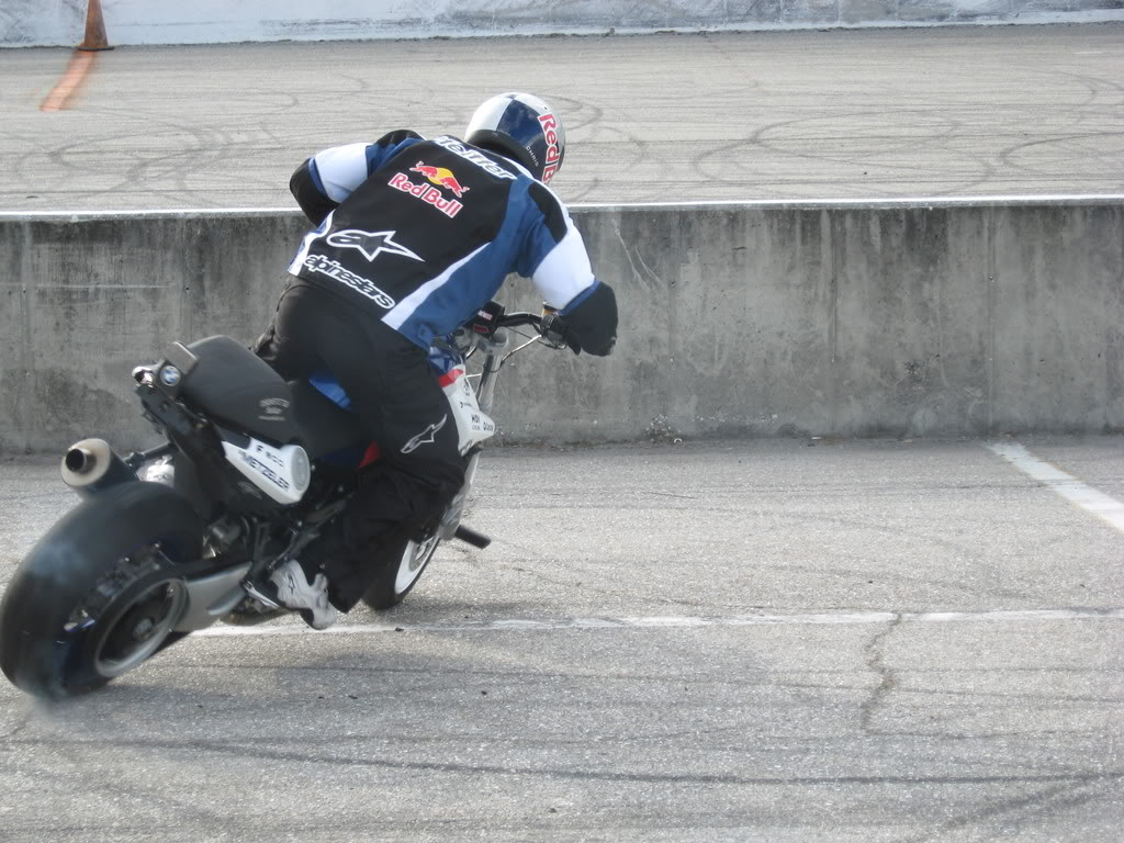 Name:  stuntwars116.jpg
Views: 17
Size:  158.1 KB