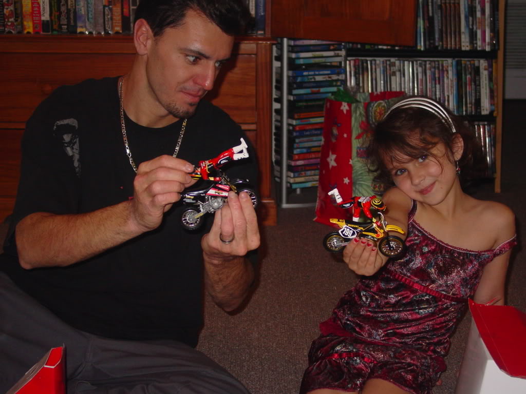 Name:  12-25-2007032.jpg
Views: 52
Size:  111.4 KB