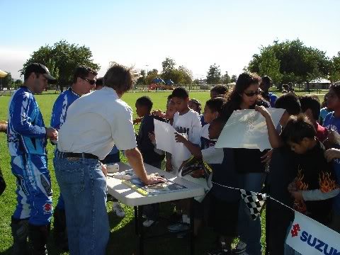 Name:  autographswithRD.jpg
Views: 27
Size:  42.6 KB