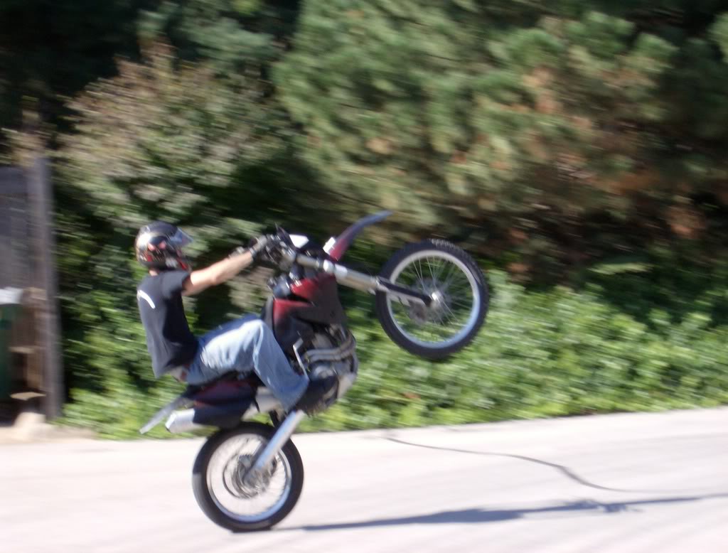 Name: blurrywheelie.jpg
Views: 119
Size: 96.4 KB