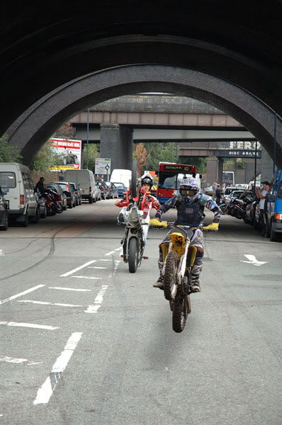 Name:  street.jpg
Views: 8
Size:  50.8 KB